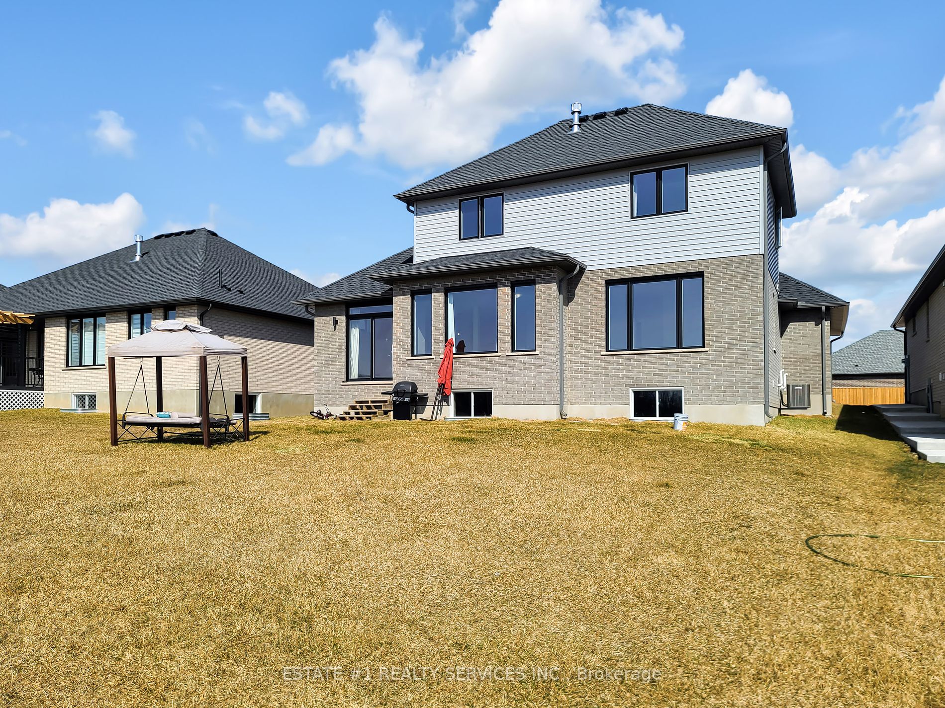 2047 Lockwood Crescent