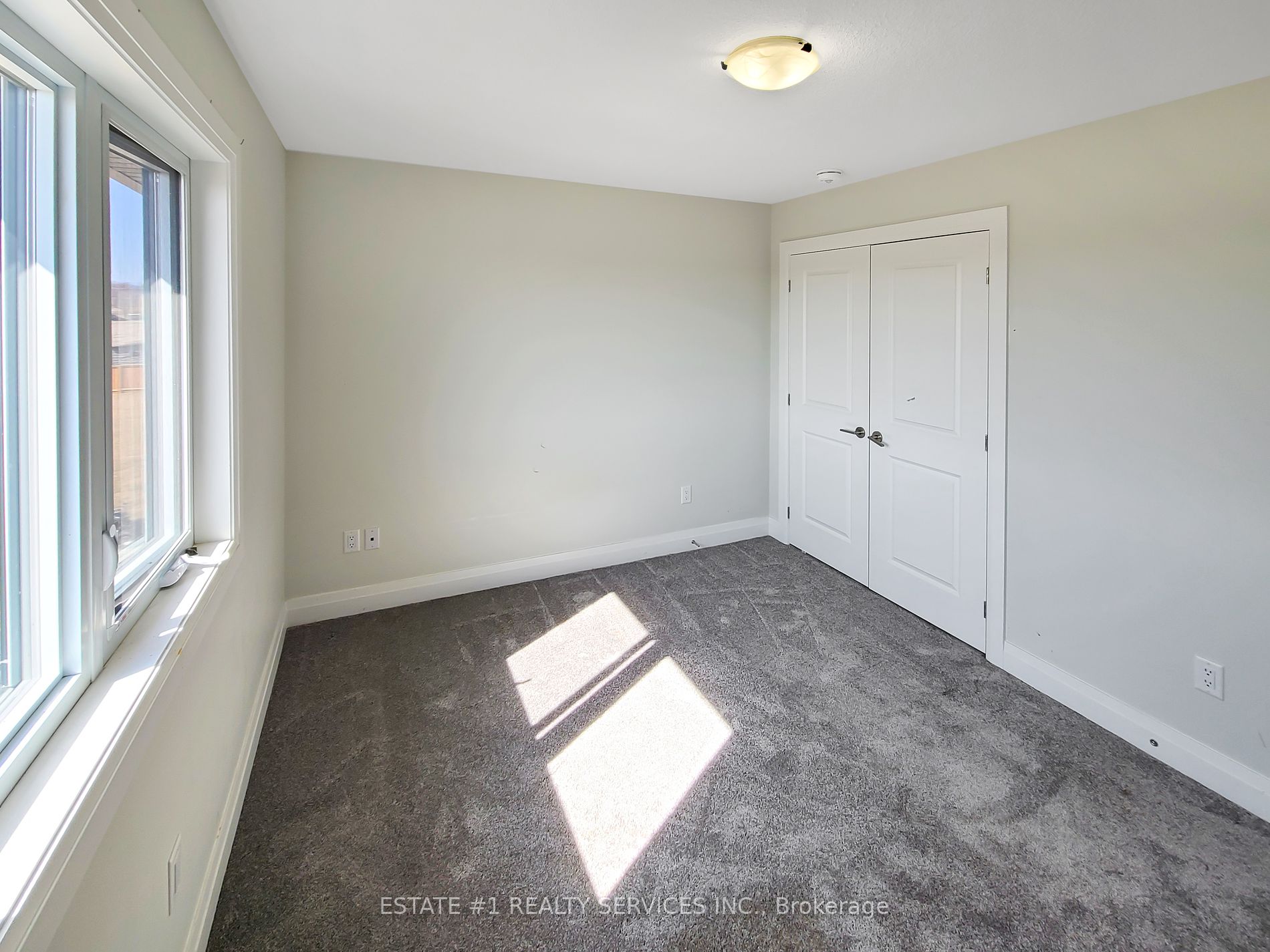 2047 Lockwood Crescent