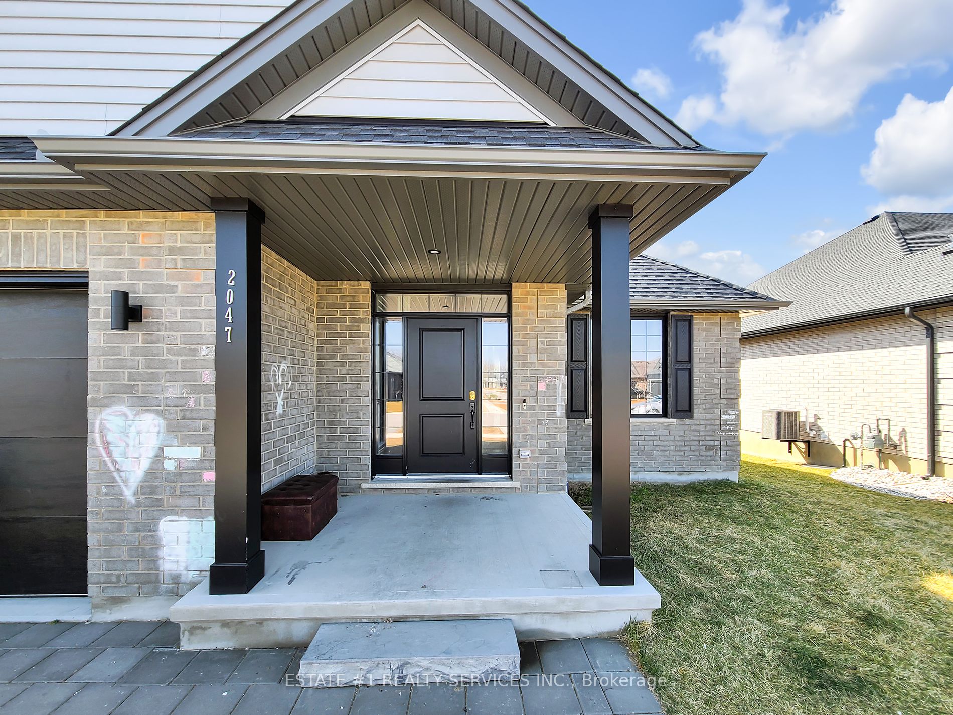 2047 Lockwood Crescent