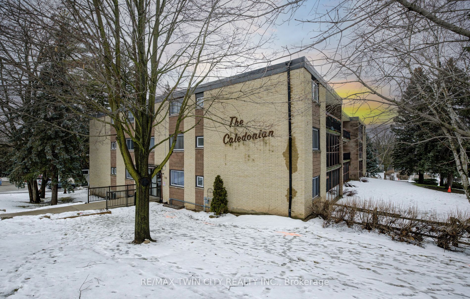 944 Caledonian View, #402