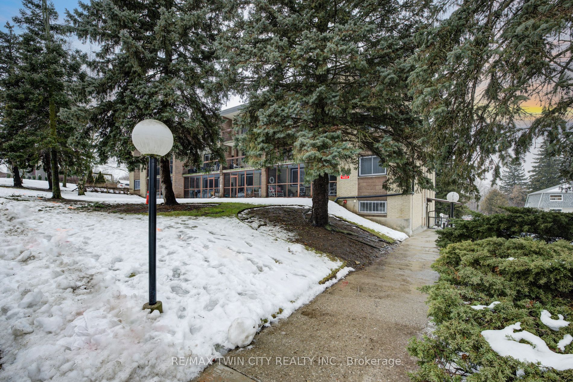 944 Caledonian View, #402