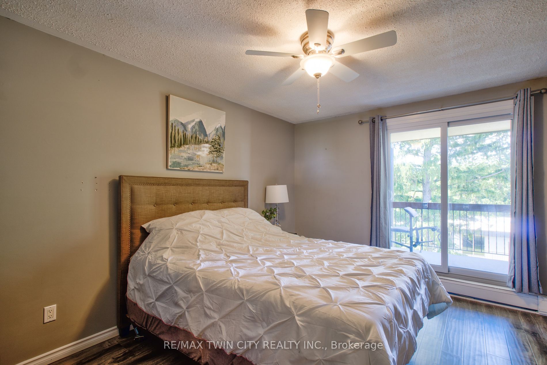 944 Caledonian View, #402