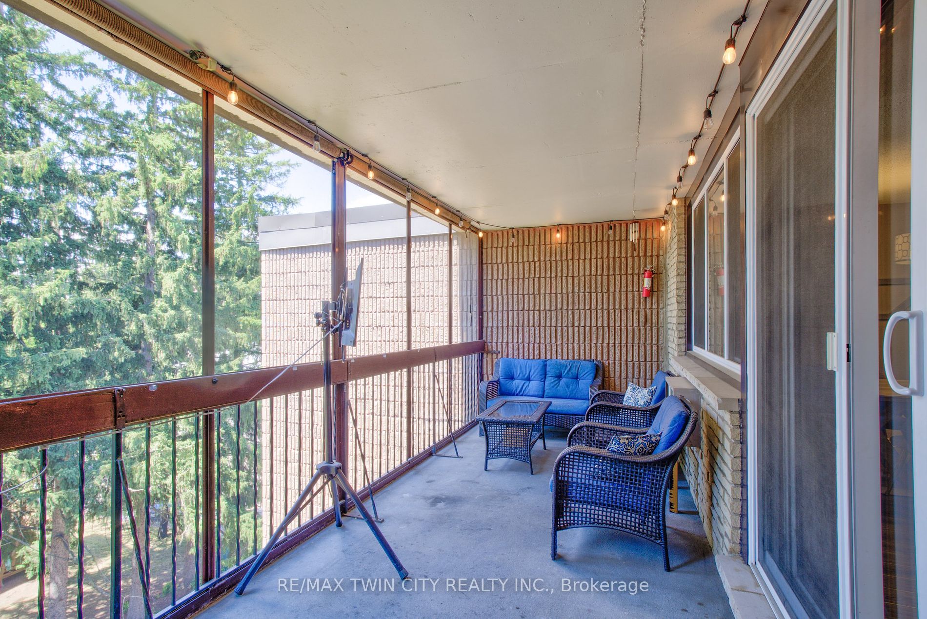 944 Caledonian View, #402