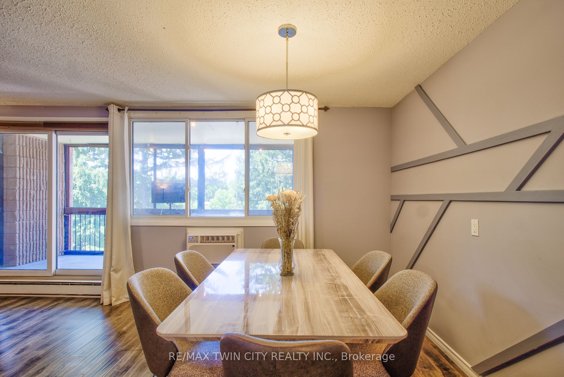 944 Caledonian View, #402