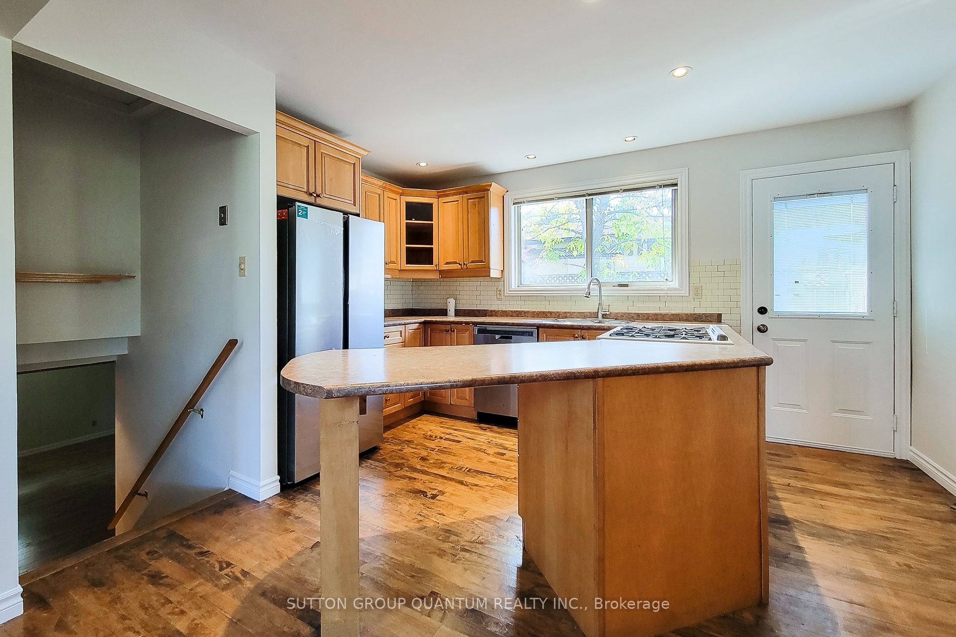 493 Brigadoon Dr