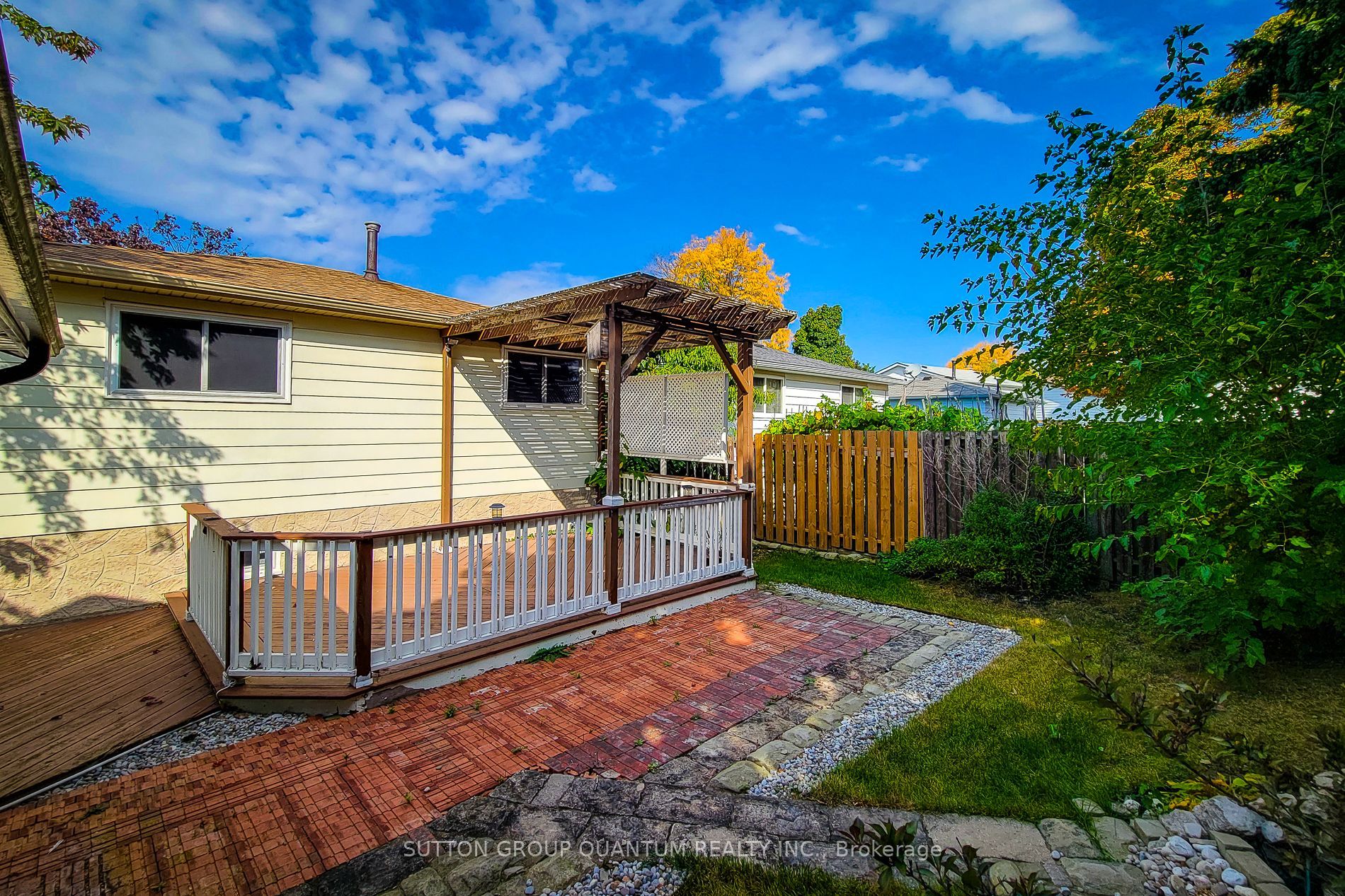 493 Brigadoon Dr