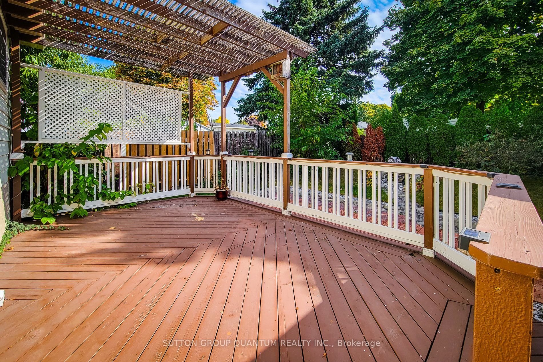 493 Brigadoon Dr