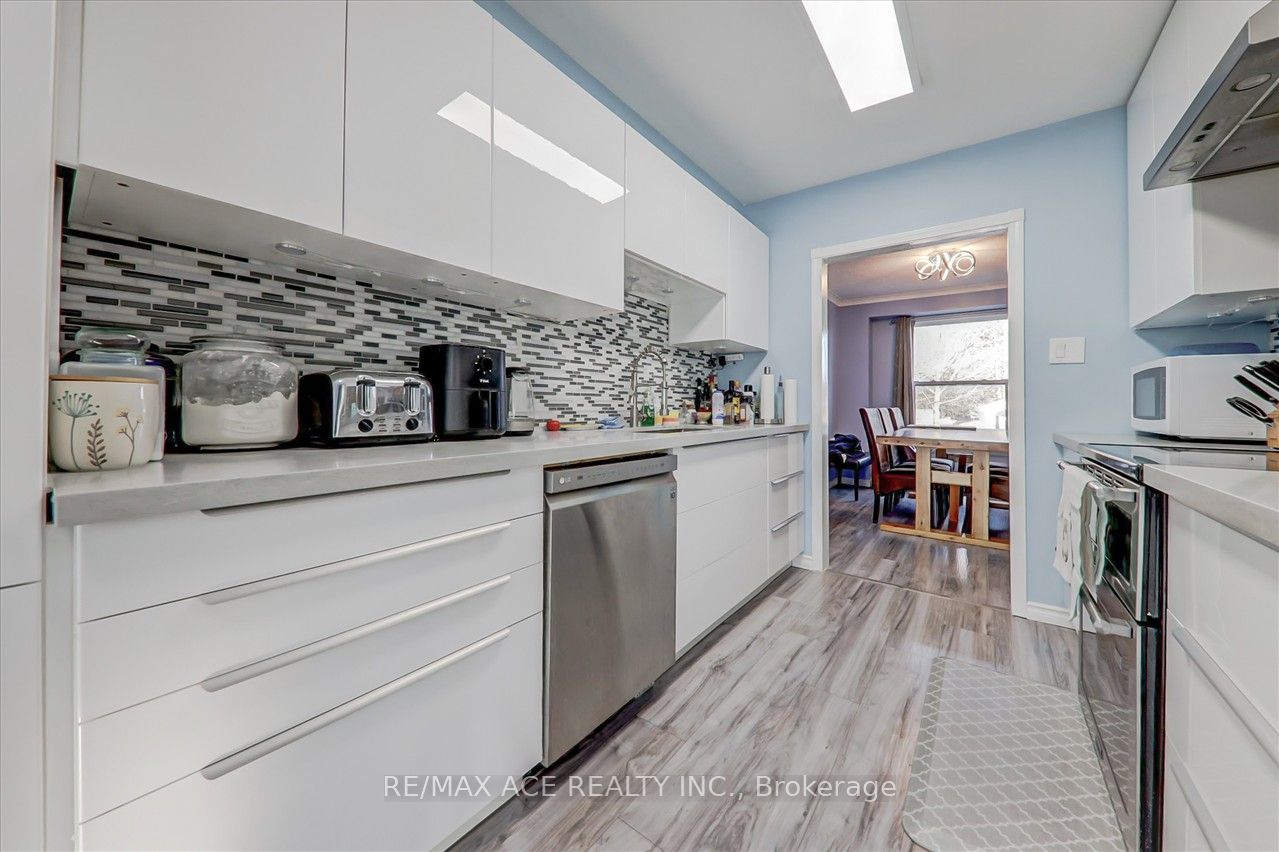 60 Pochon Avenue