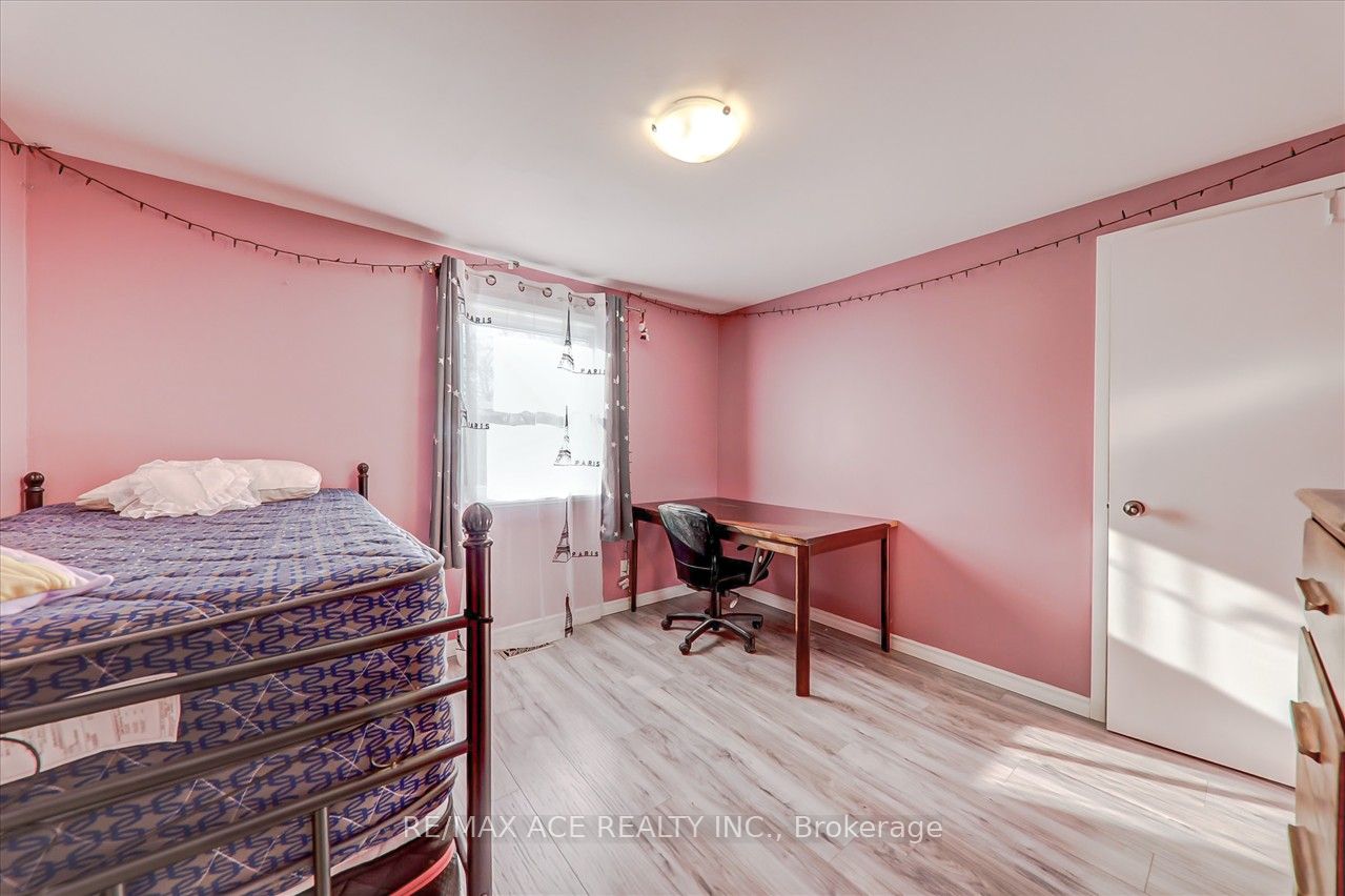 60 Pochon Avenue