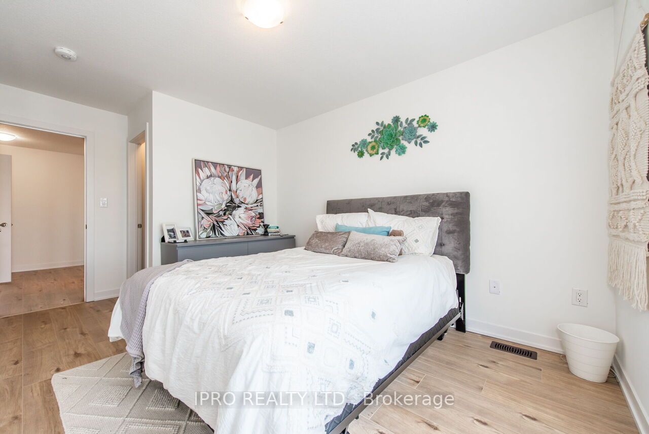 590 North Service Rd, #46