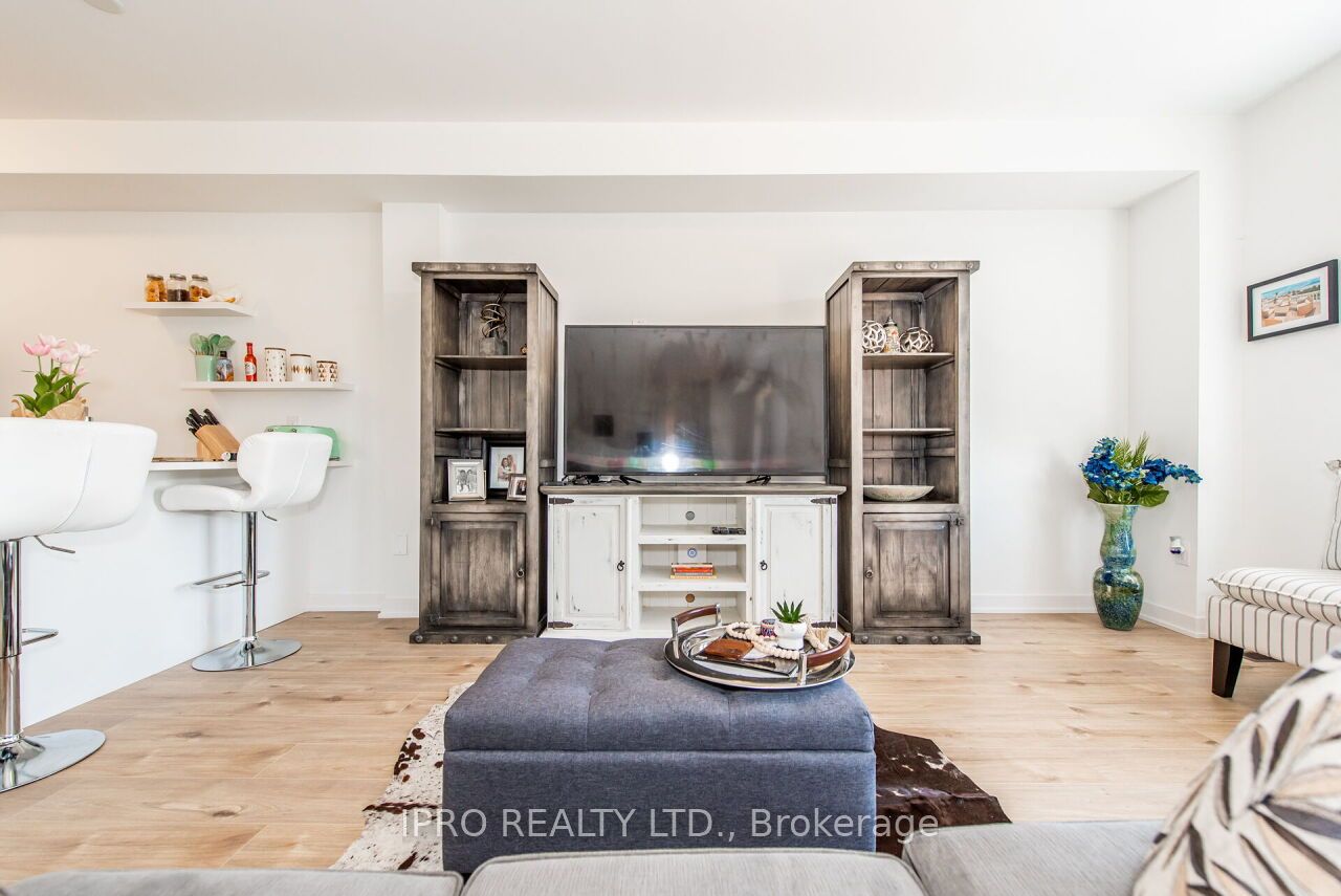 590 North Service Rd, #46
