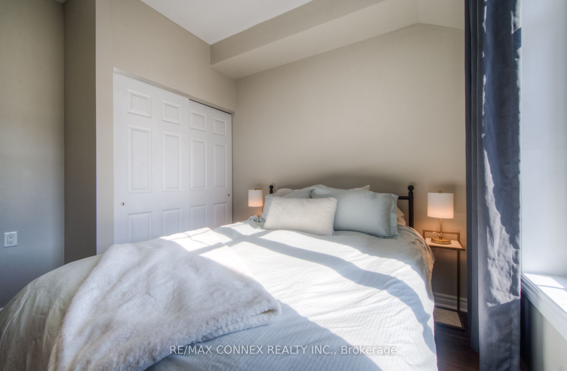 2 Colonial Drive, #102
