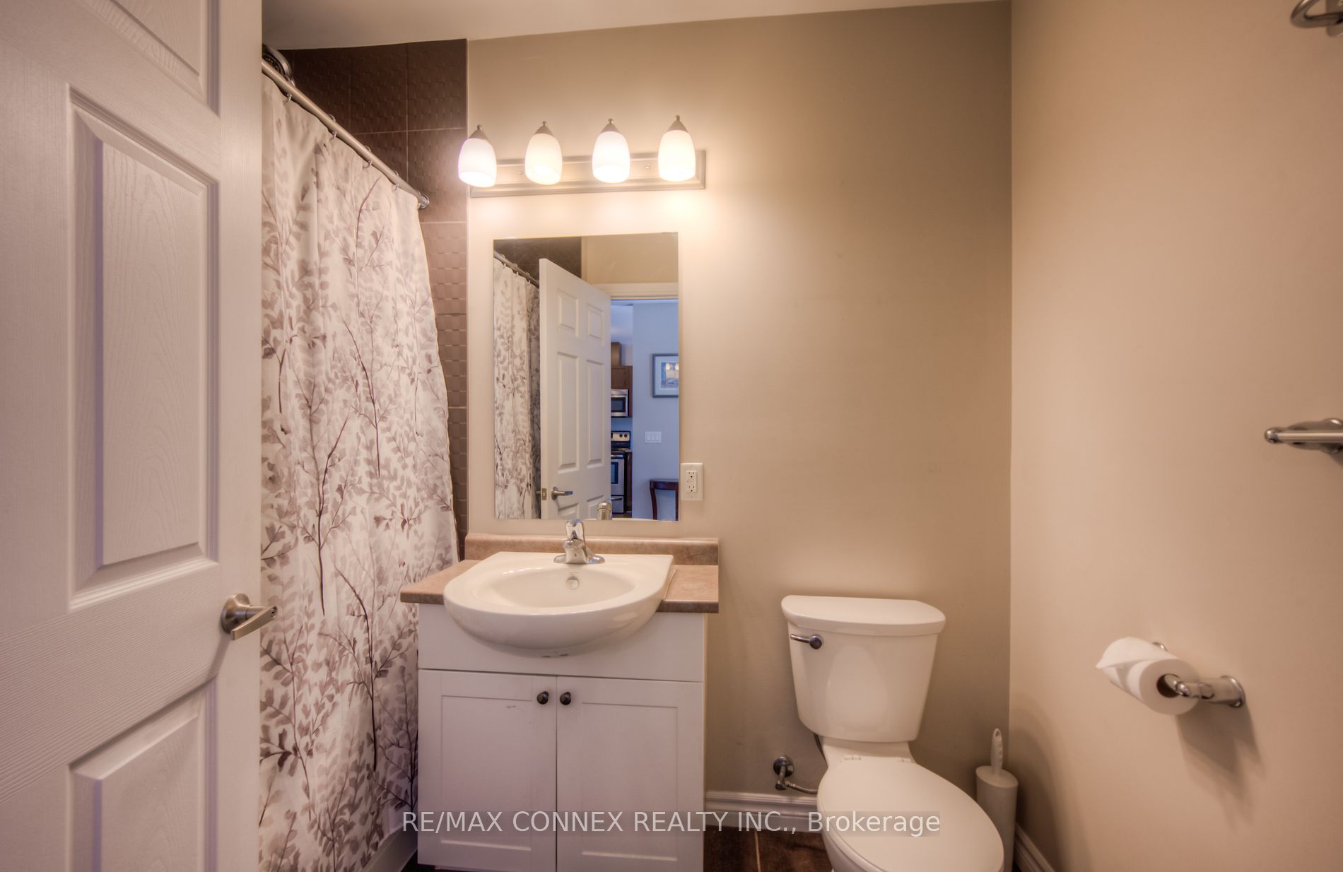 2 Colonial Drive, #102