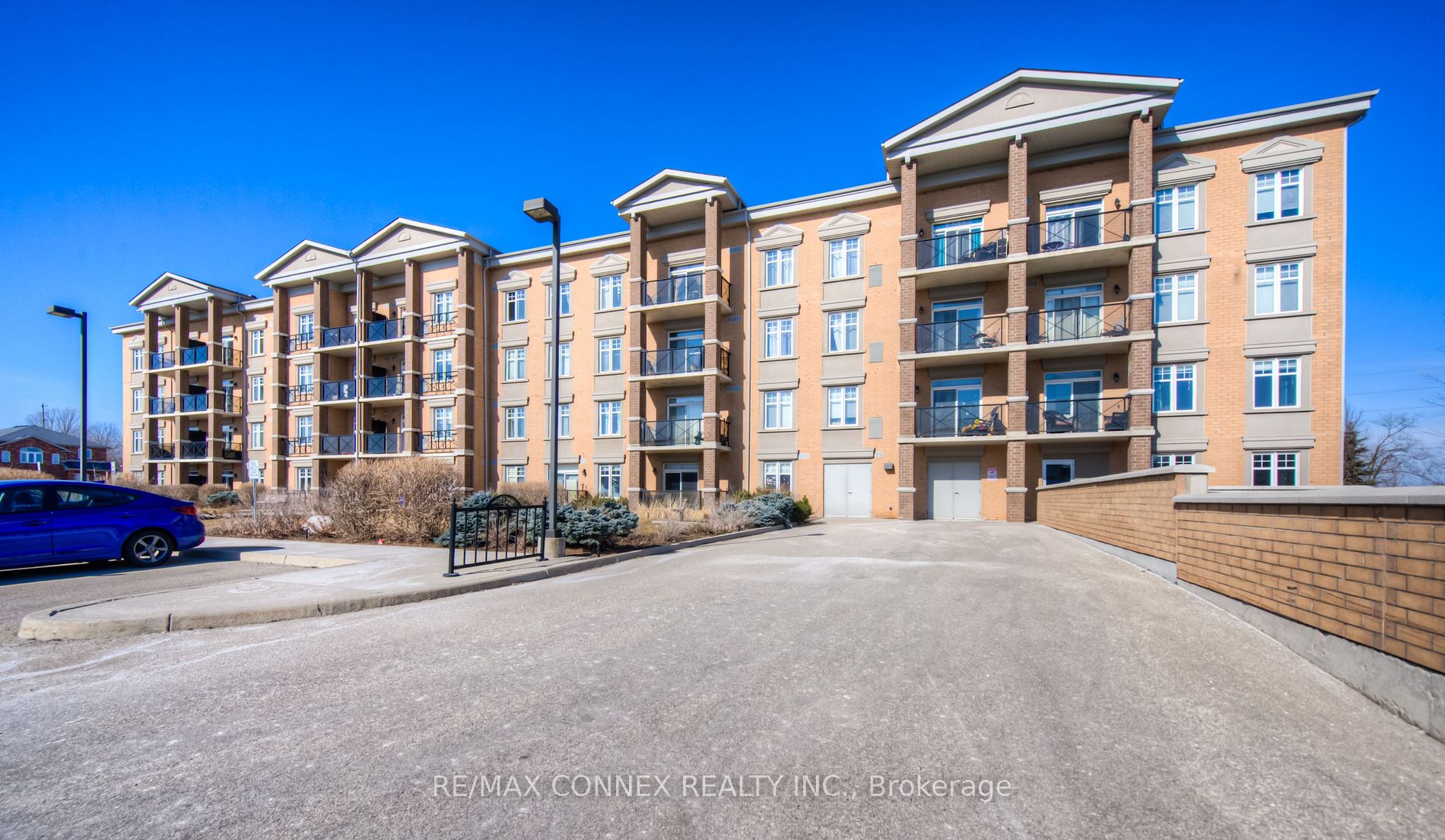 2 Colonial Drive, #102