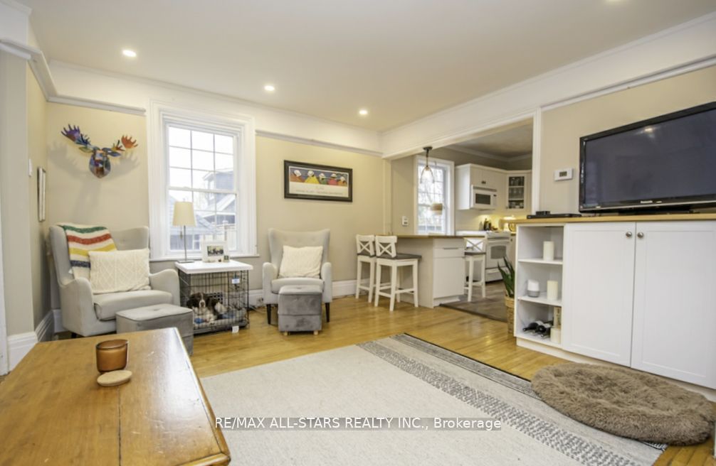 49 Sussex Street N