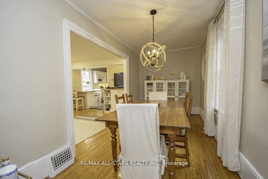 49 Sussex Street N