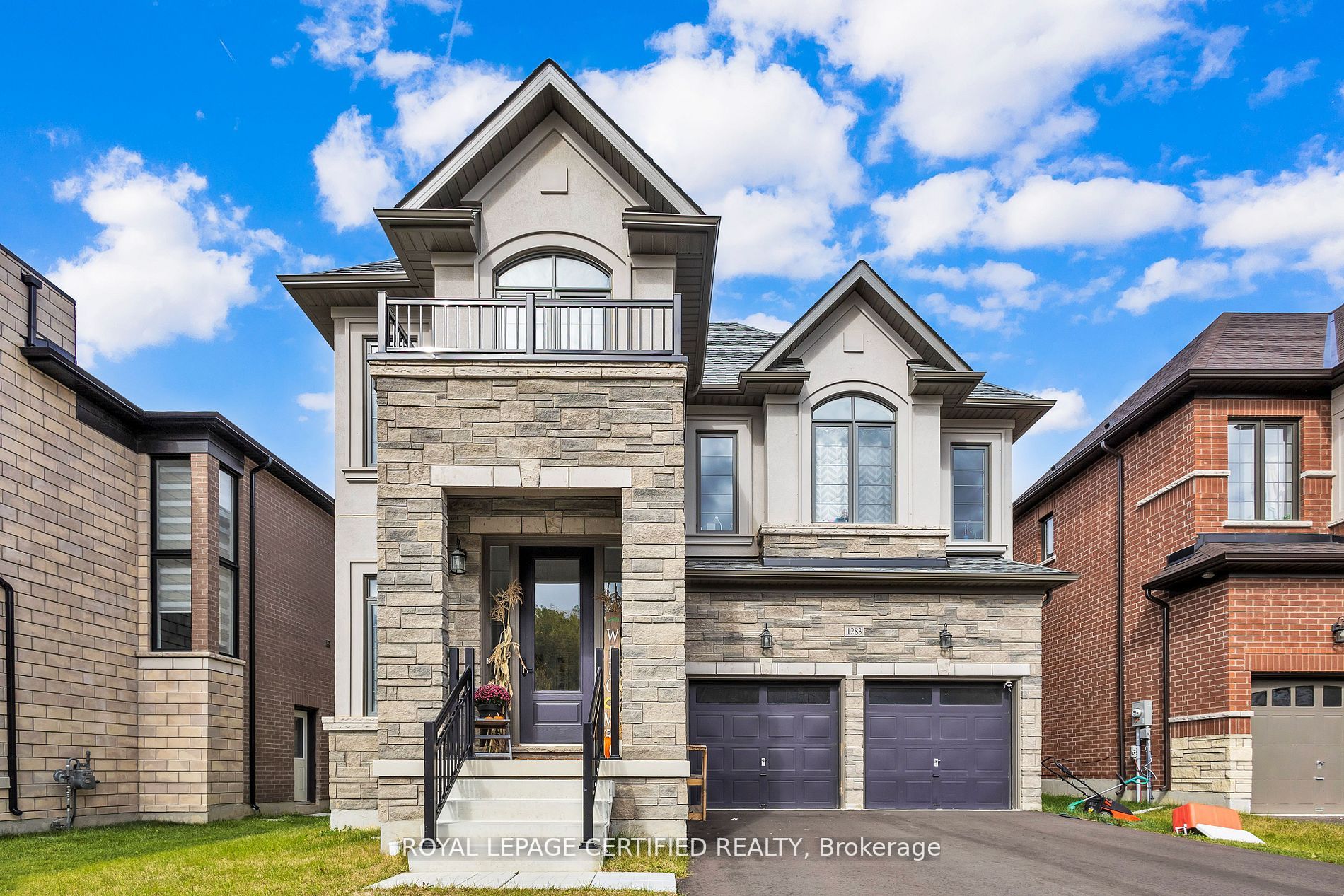 1283 Upper Thames Dr
