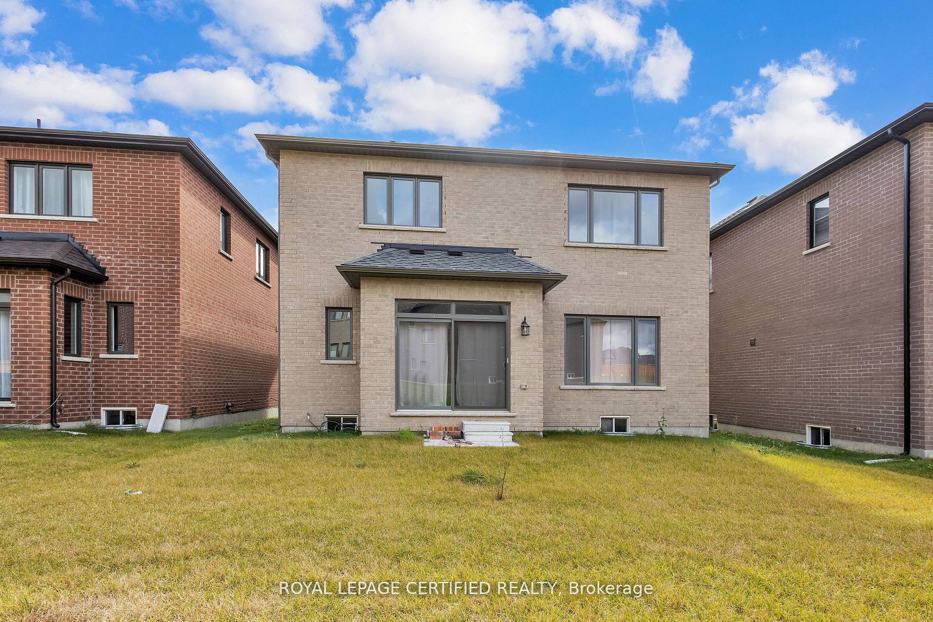 1283 Upper Thames Dr