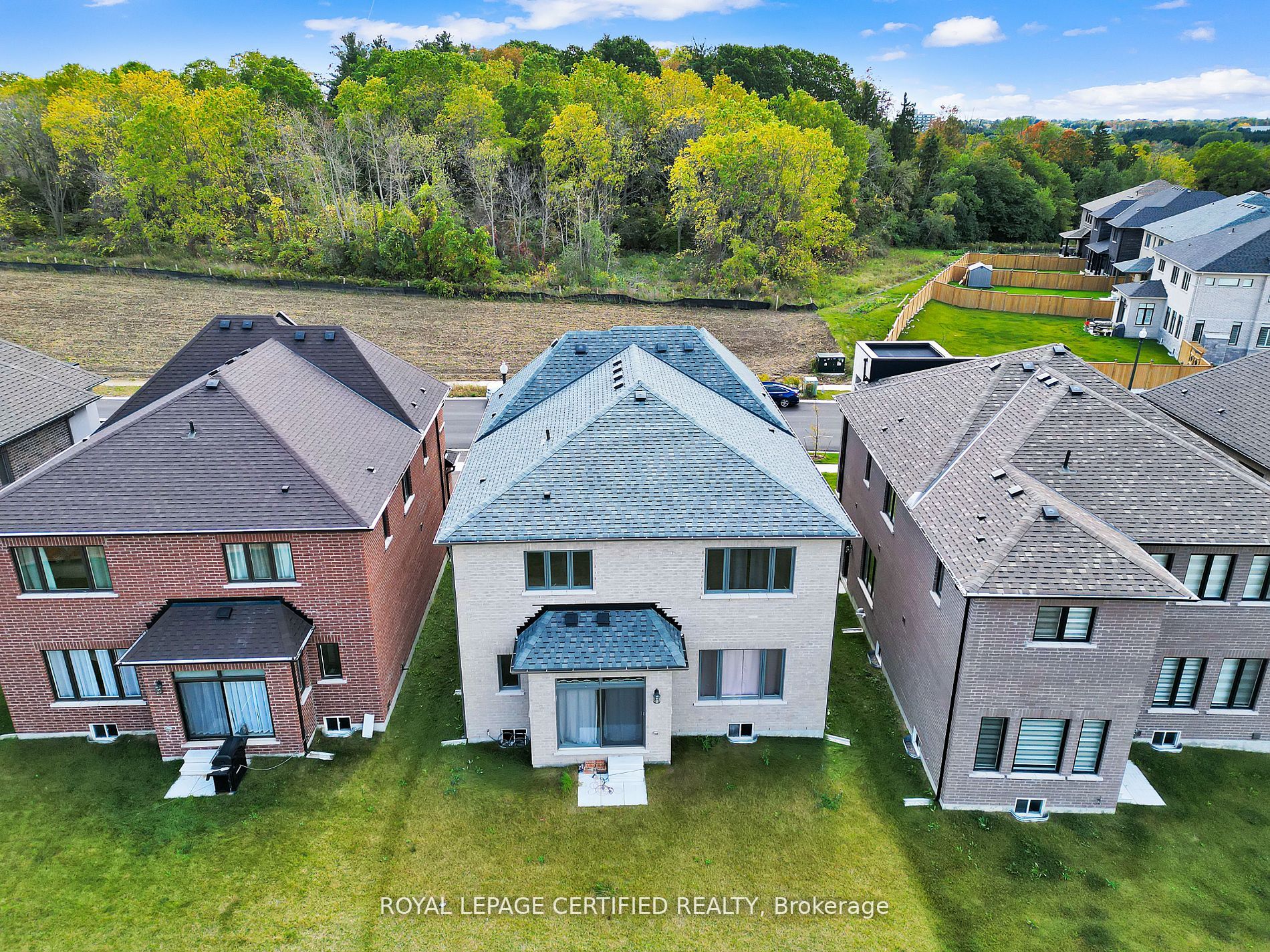 1283 Upper Thames Dr