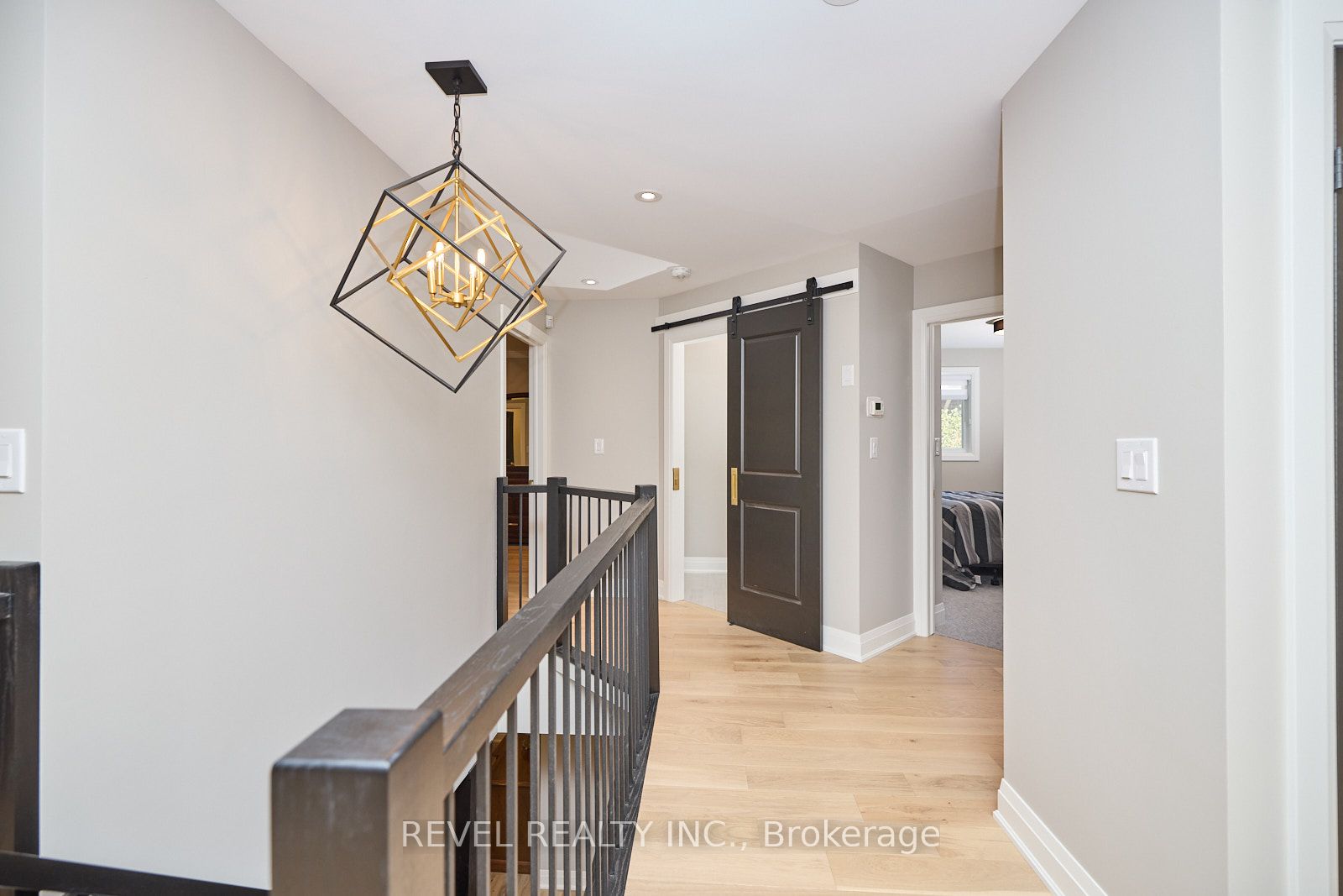 26 Oakridge Boulevard