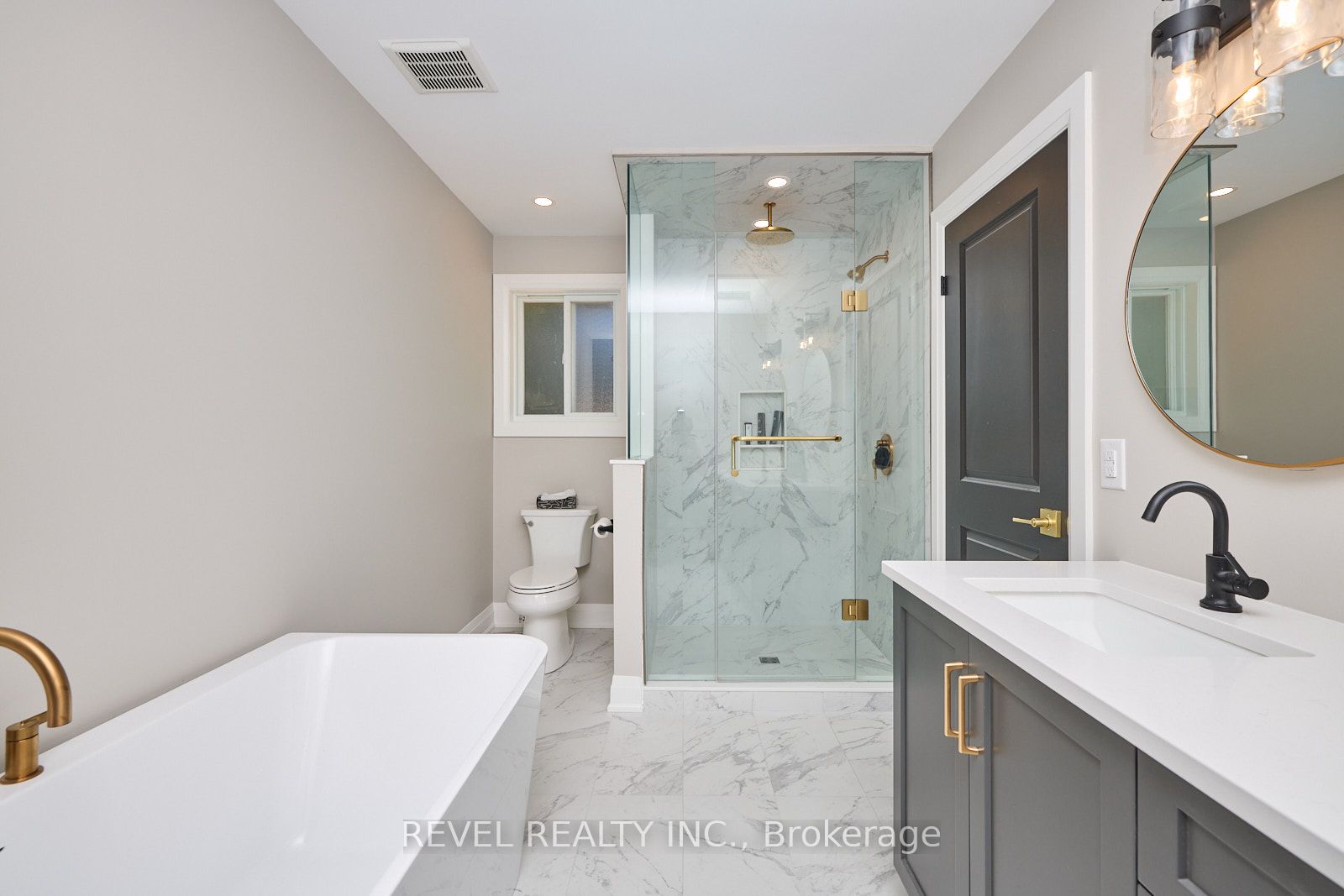 26 Oakridge Boulevard