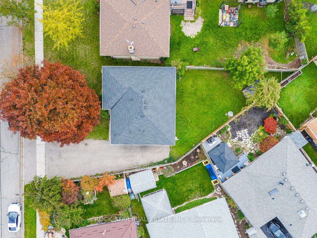 6 Acorn Lane