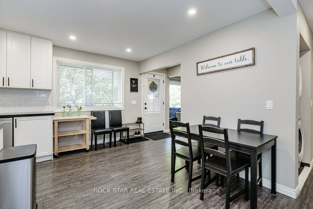 6 Acorn Lane