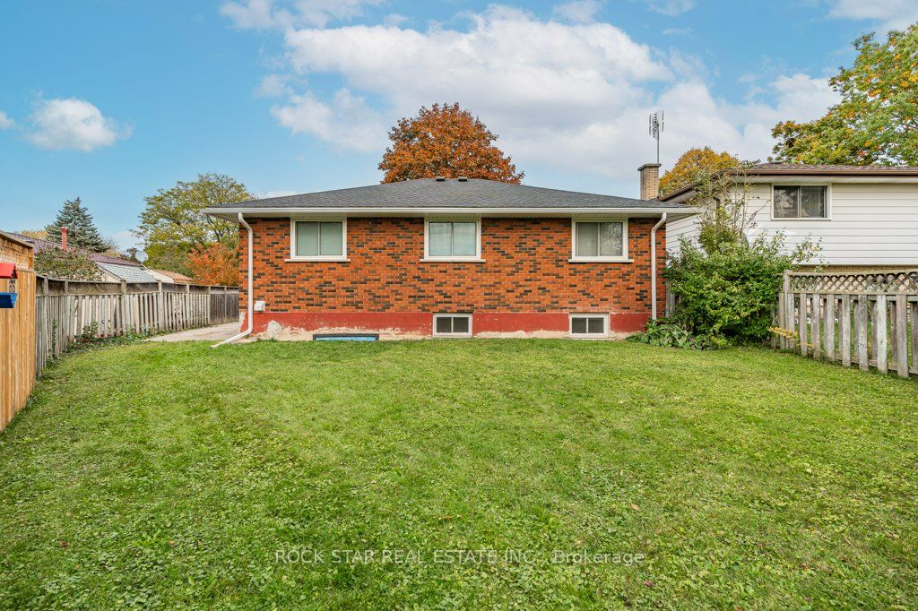 6 Acorn Lane