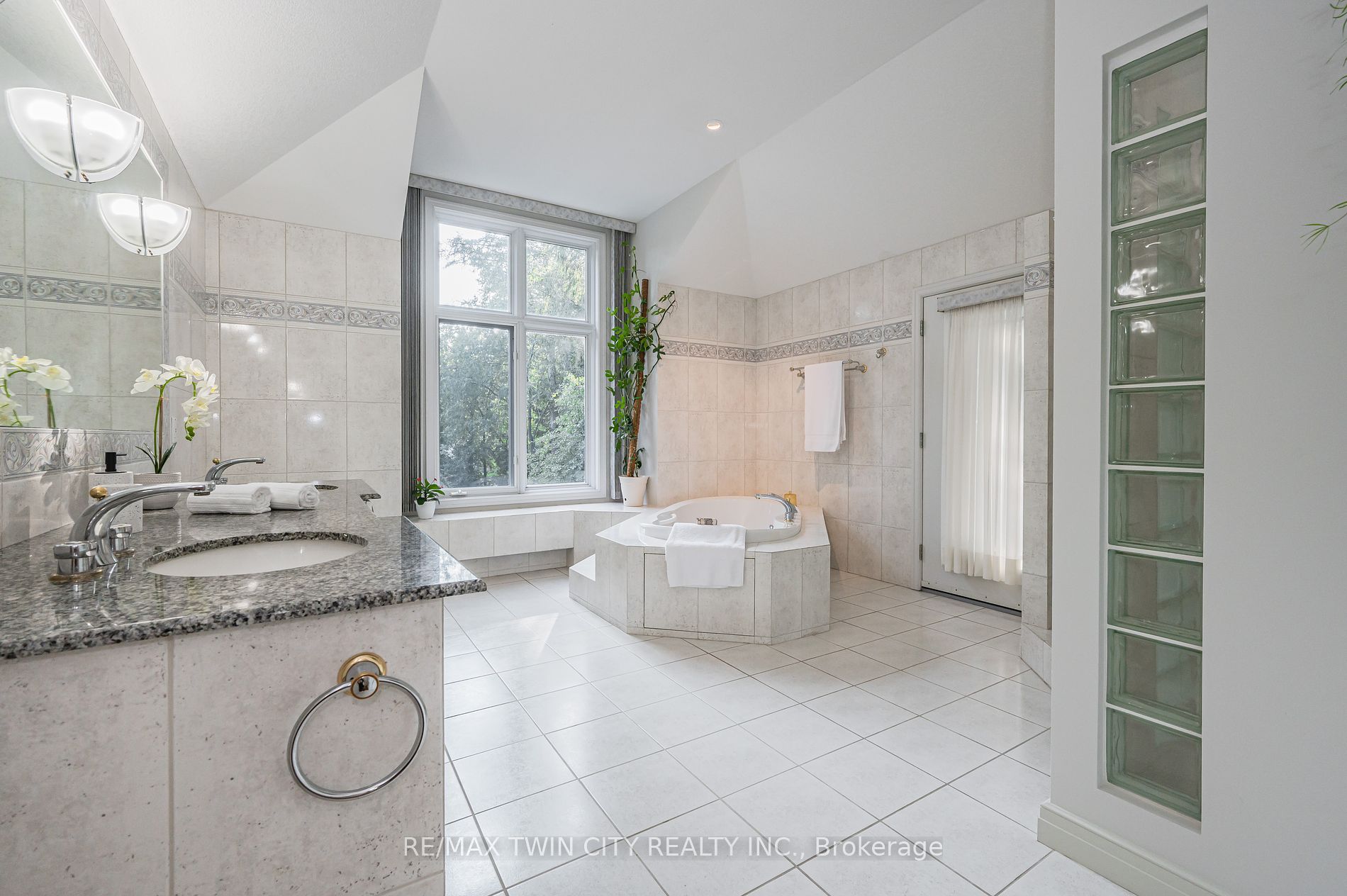 39 Mcdougall Road