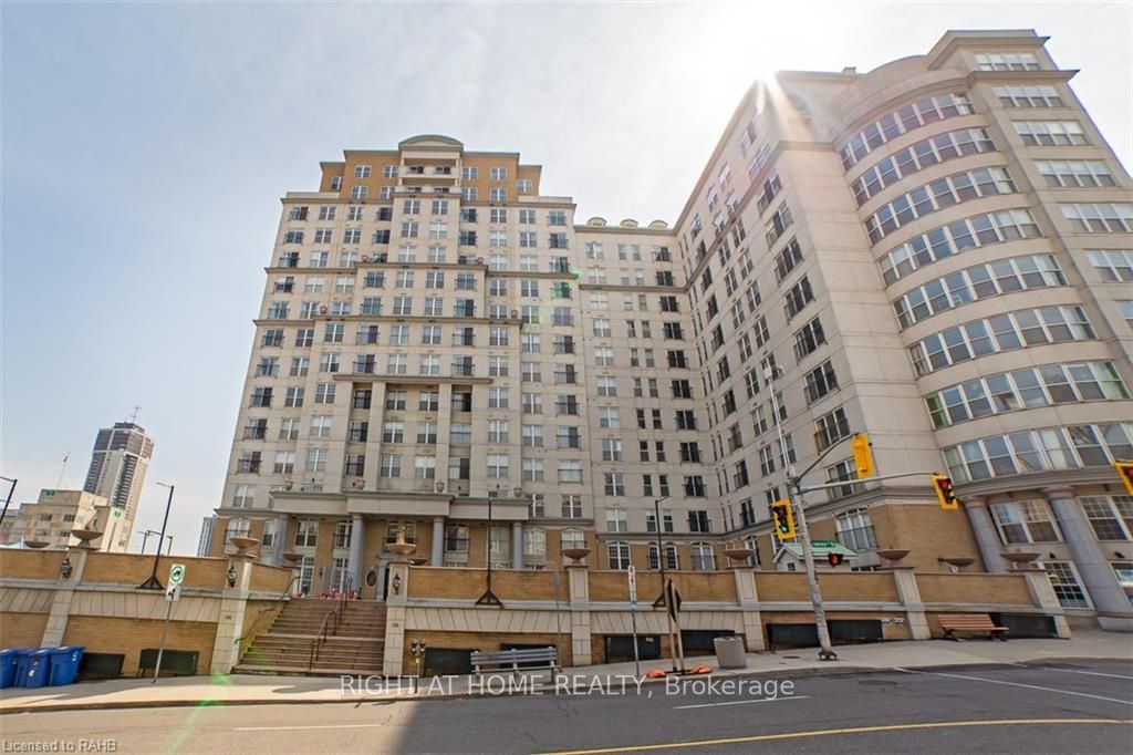 135 James Street S, #403