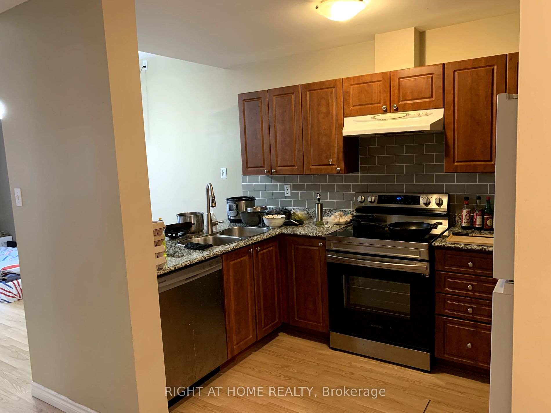 135 James Street S, #403