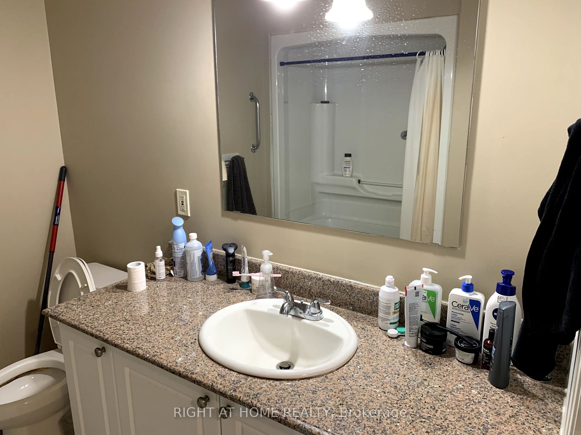 135 James Street S, #403