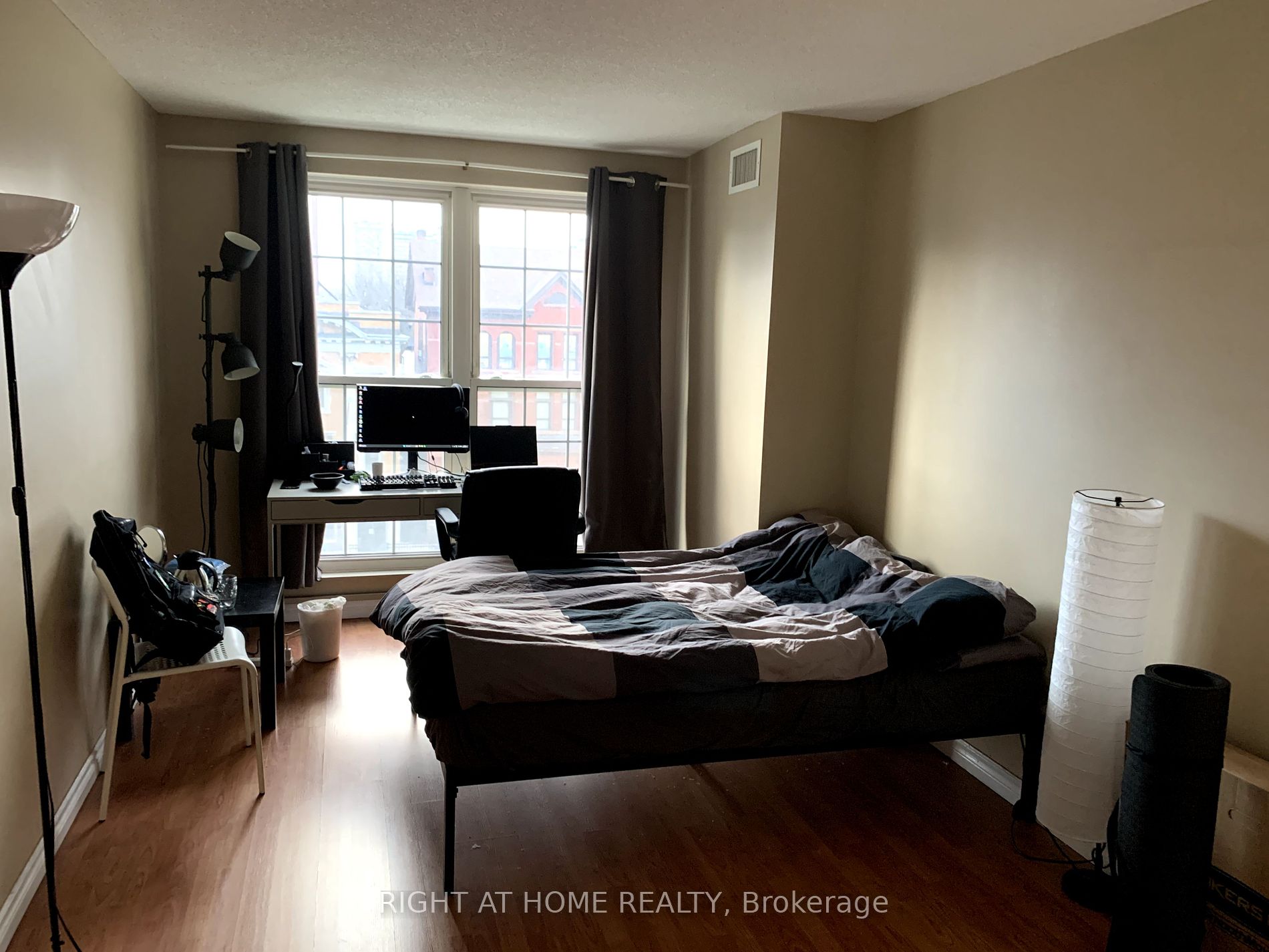135 James Street S, #403