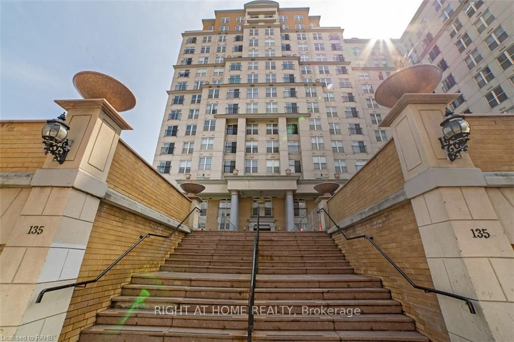 135 James Street S, #403