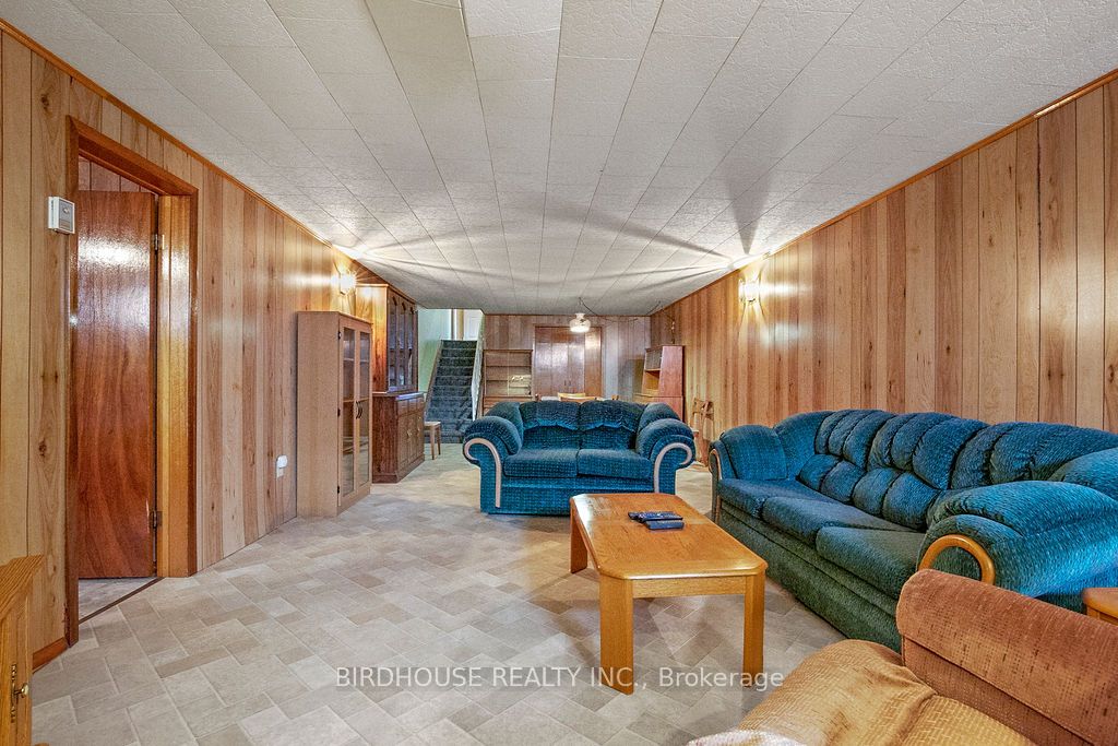 1483 Elm Tree Road