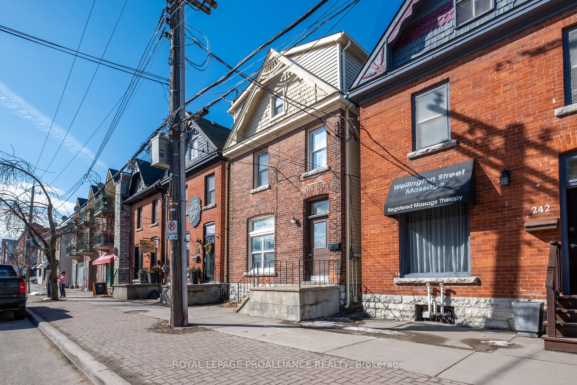 240 Wellington Street