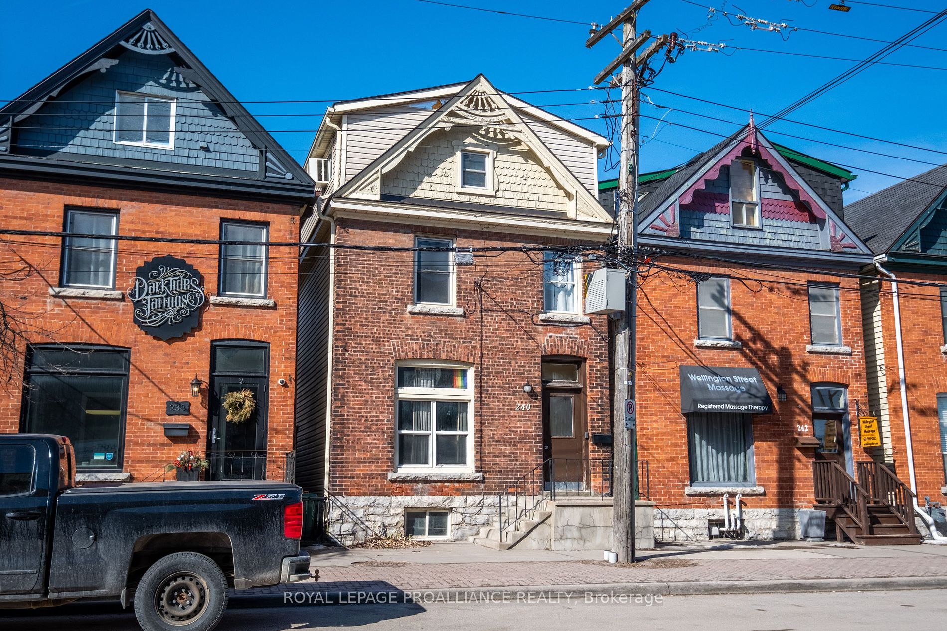 240 Wellington Street