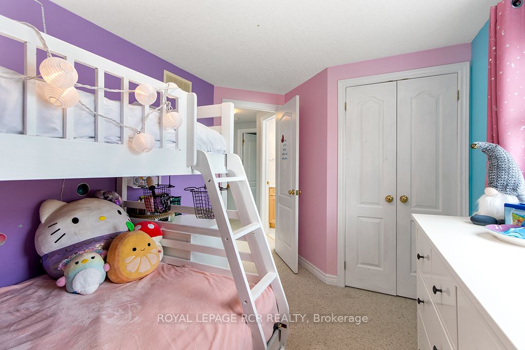 387 Rintoul Crescent