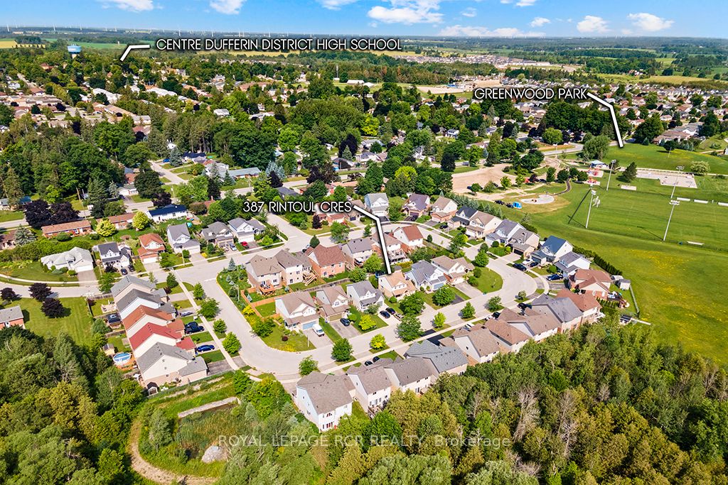 387 Rintoul Crescent