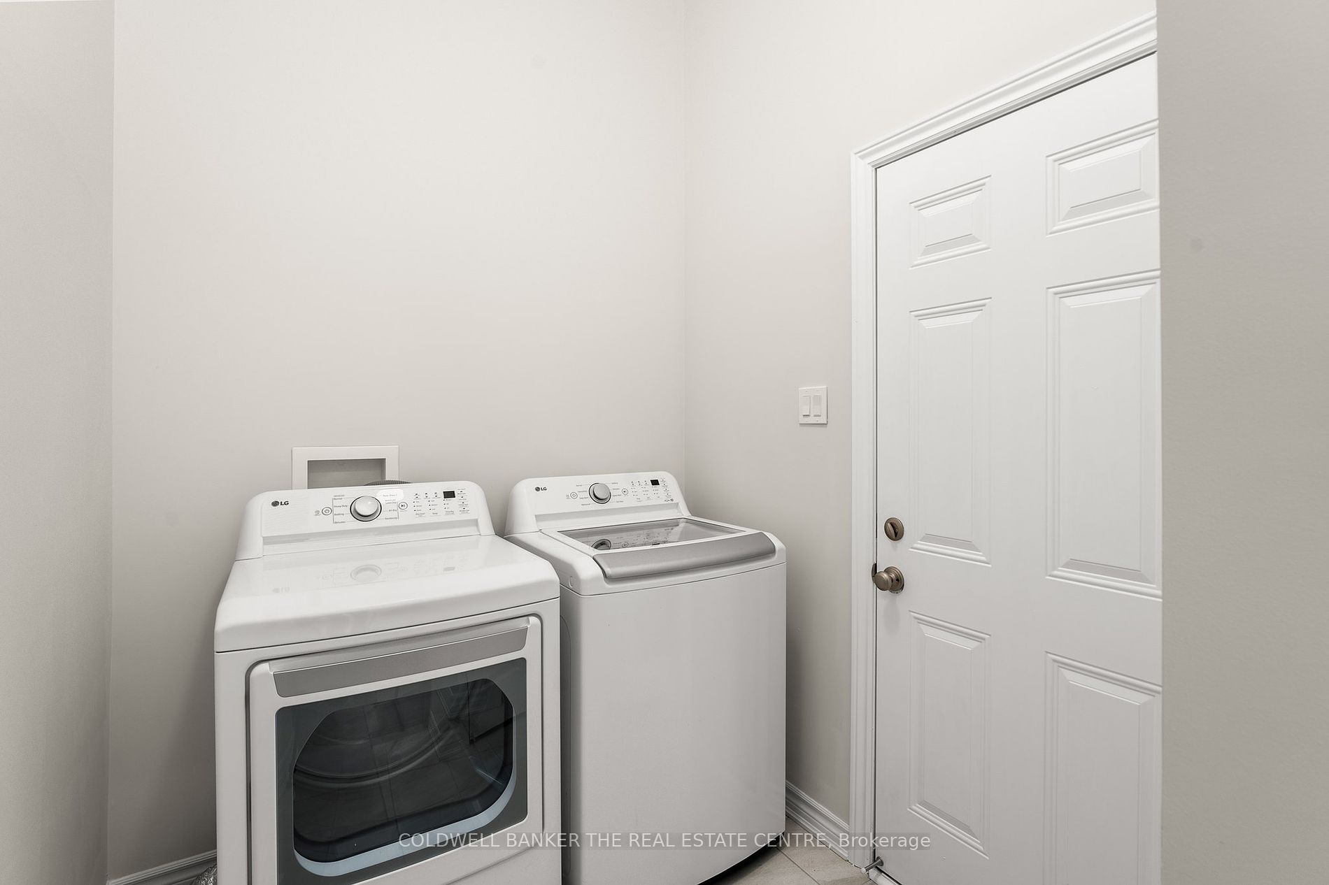 17 Lakewood Crescent #19