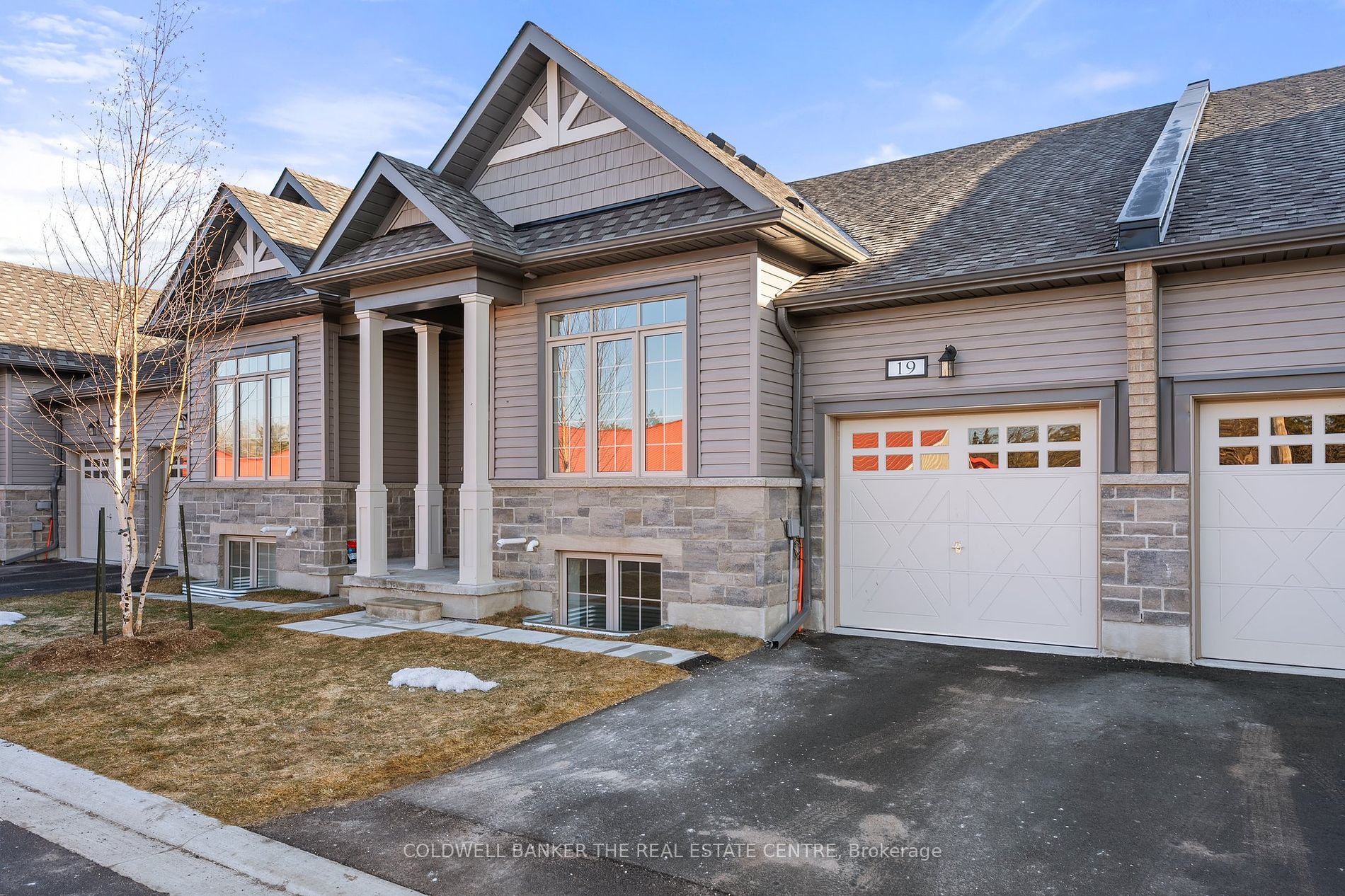 17 Lakewood Crescent #19