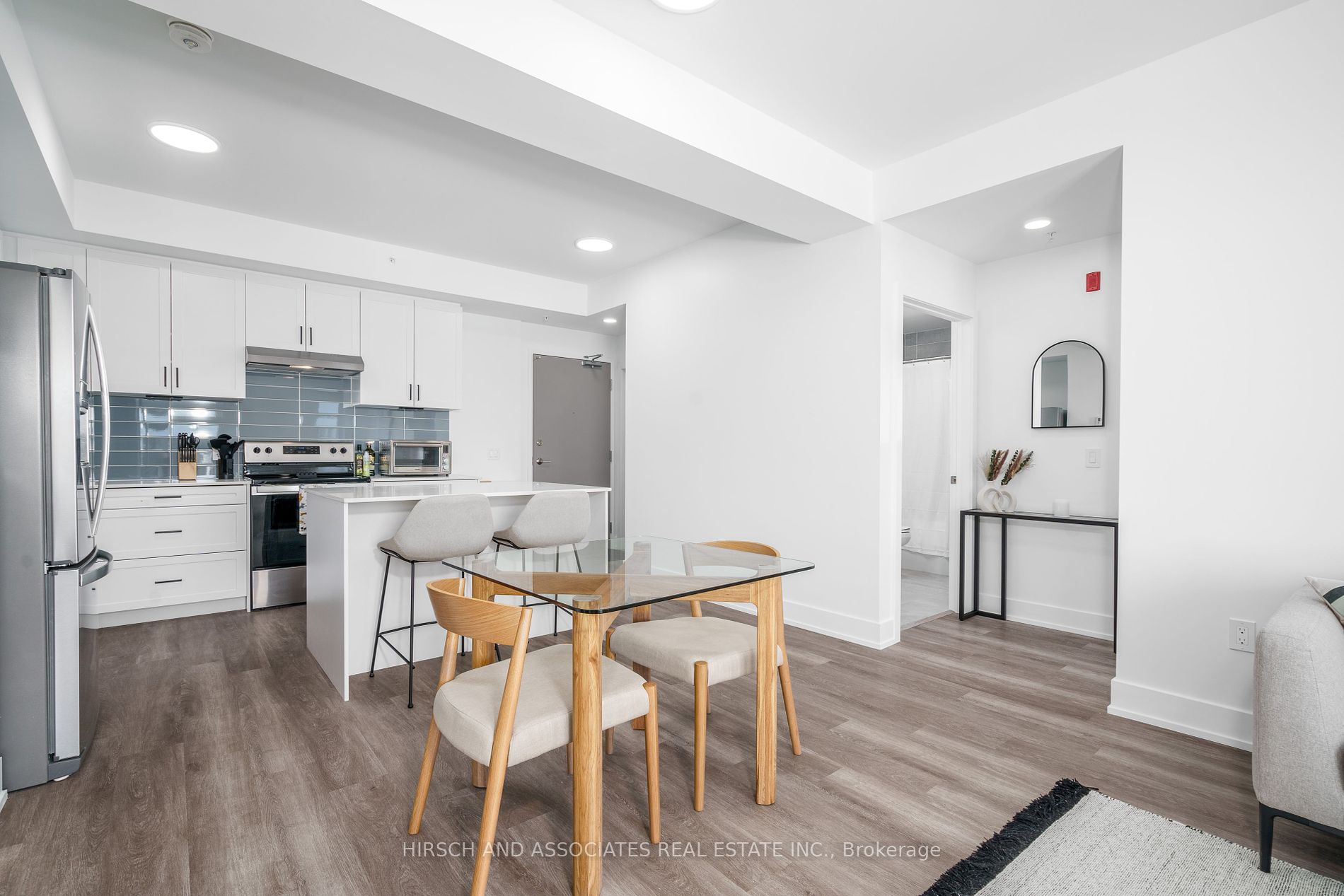 19B West Street N, #306