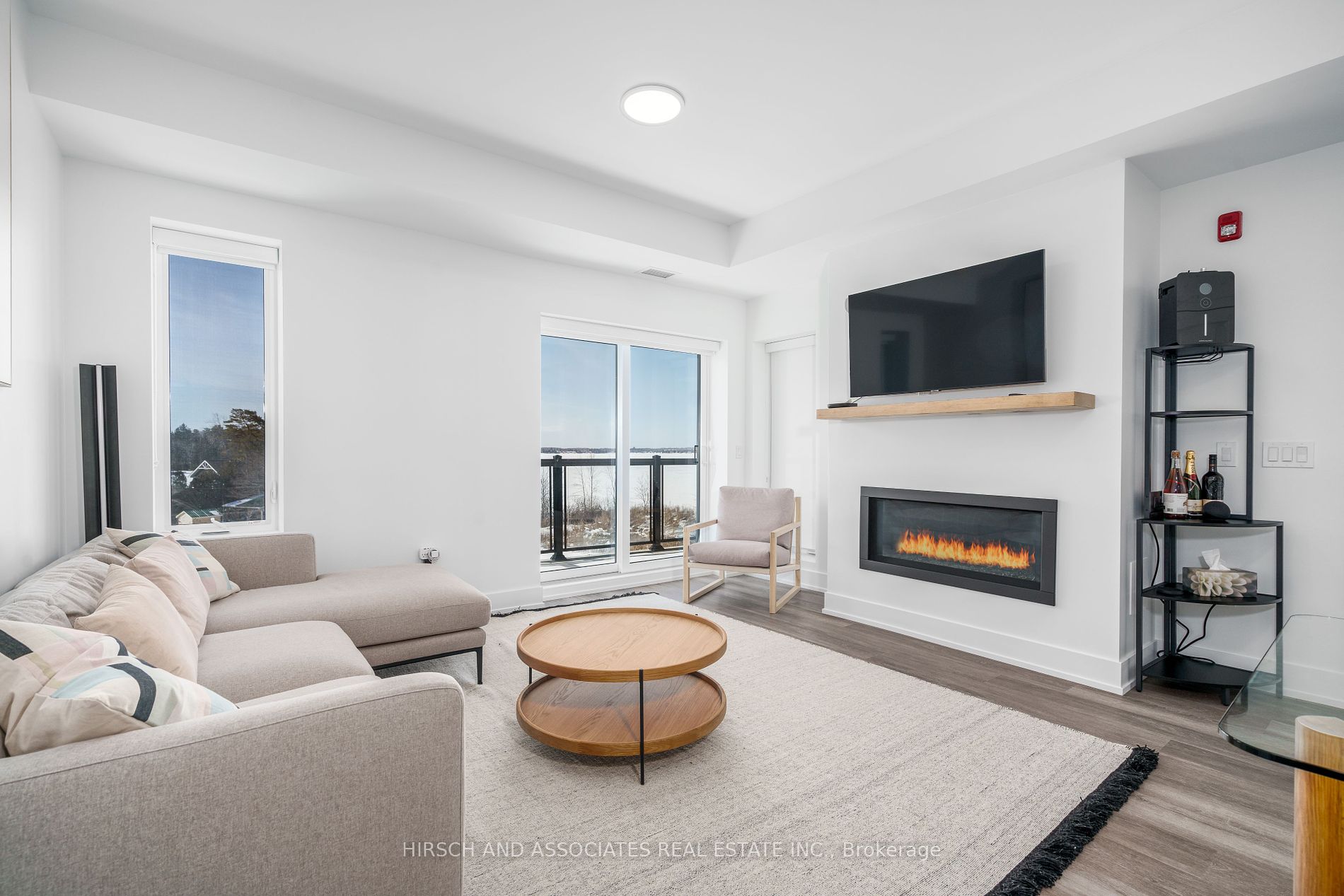 19B West Street N, #306