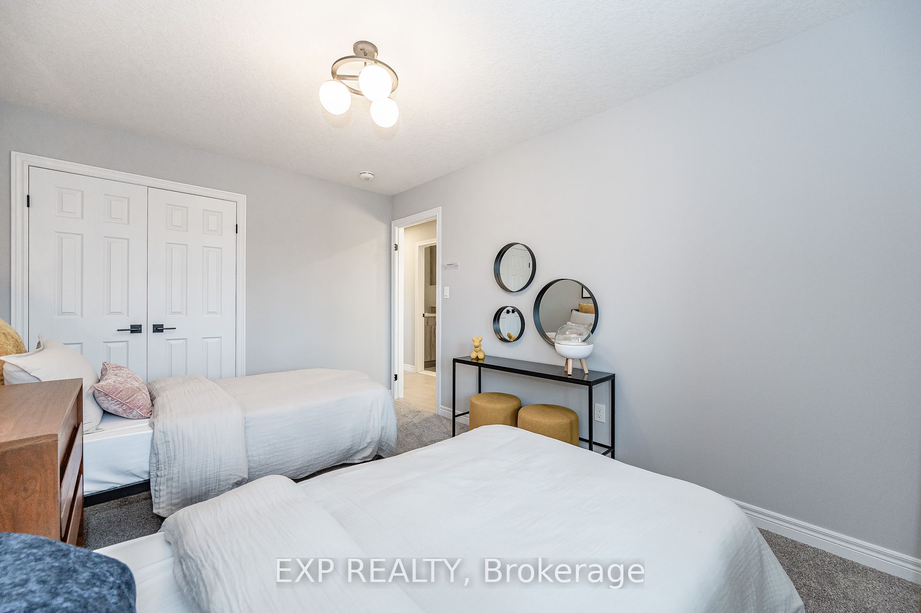 300 Grange Rd E