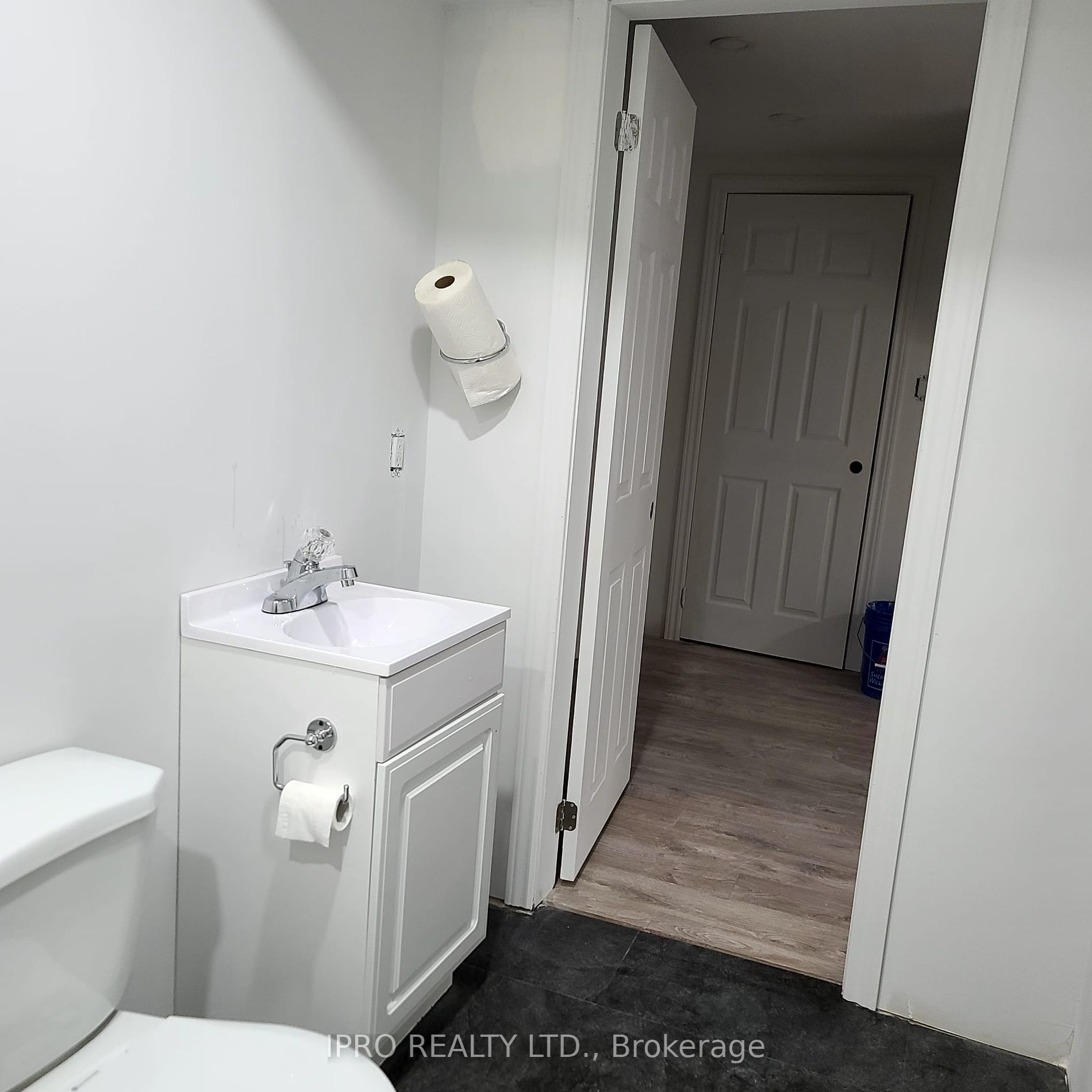 24 Chilton Dr