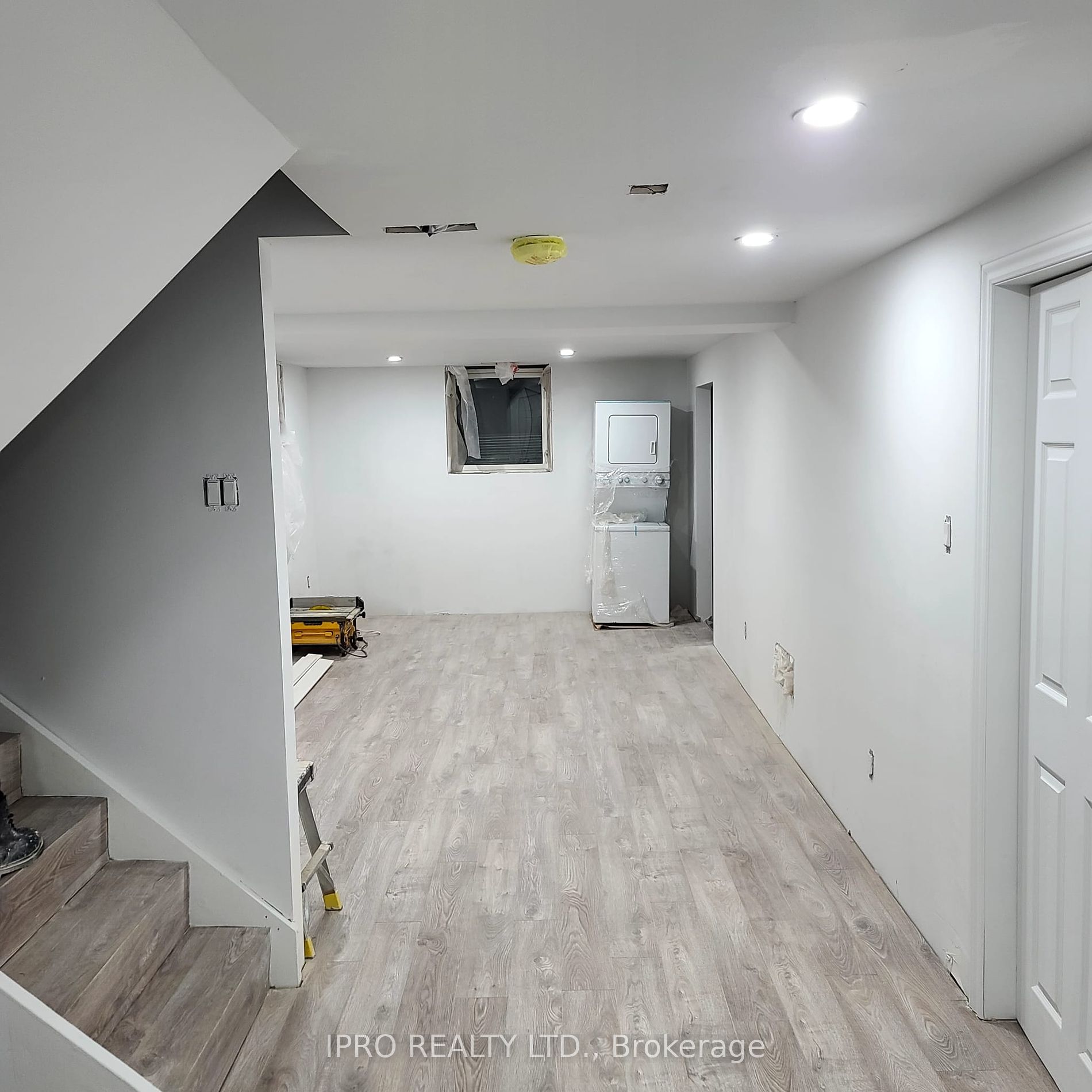24 Chilton Dr