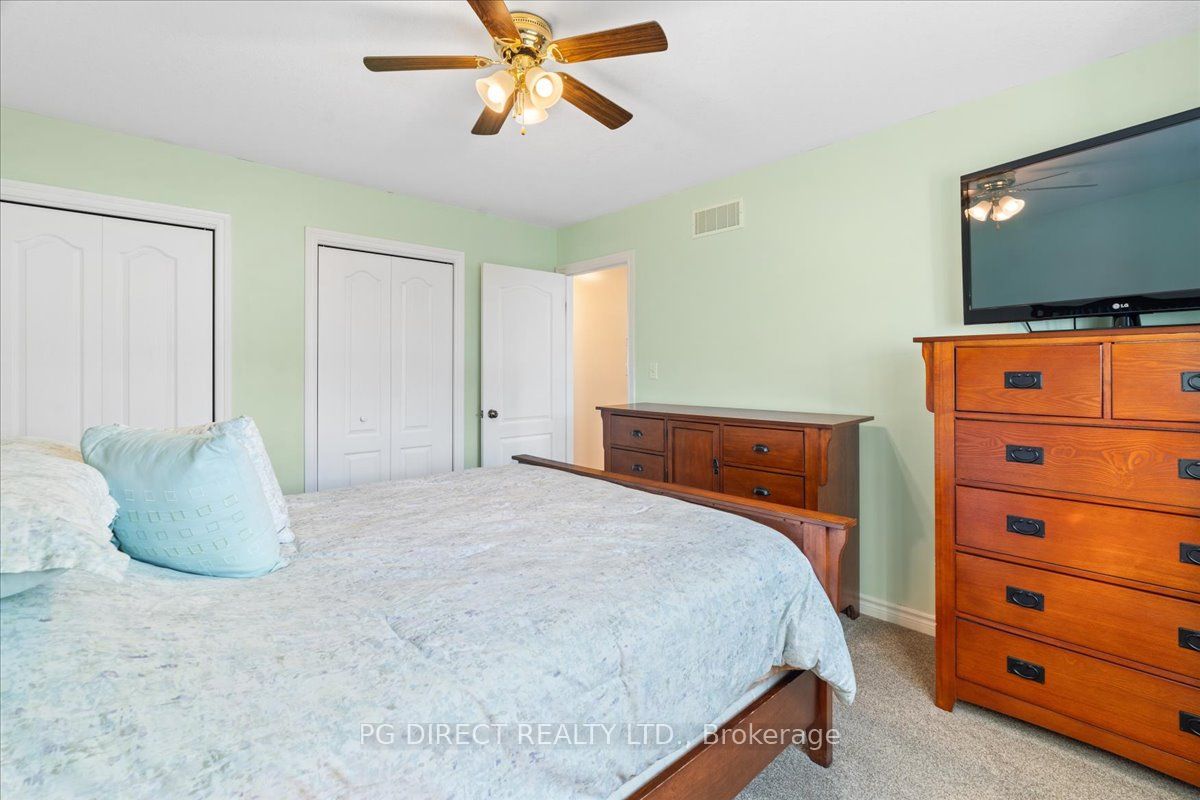 10 Christopher Court