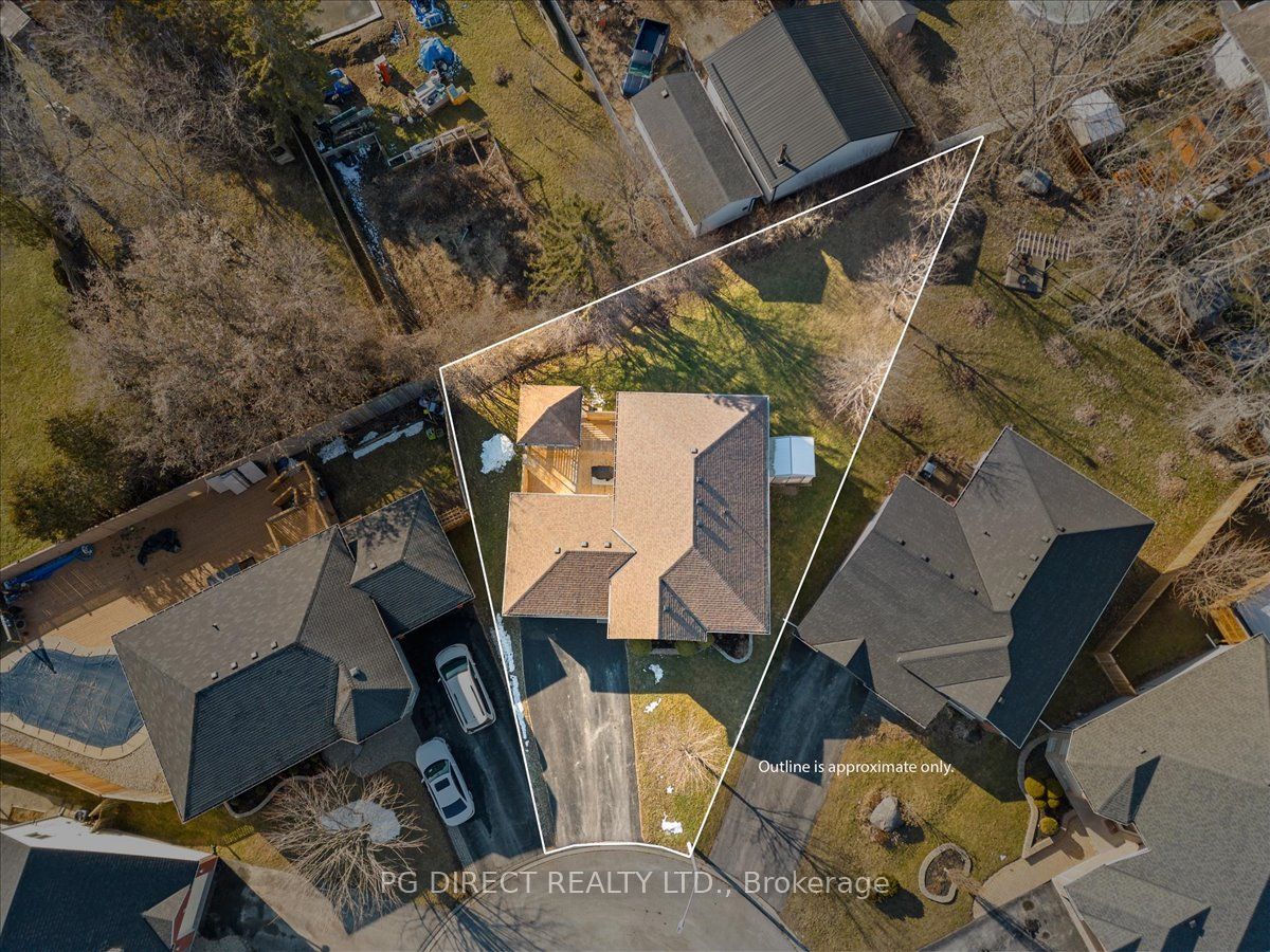 10 Christopher Court