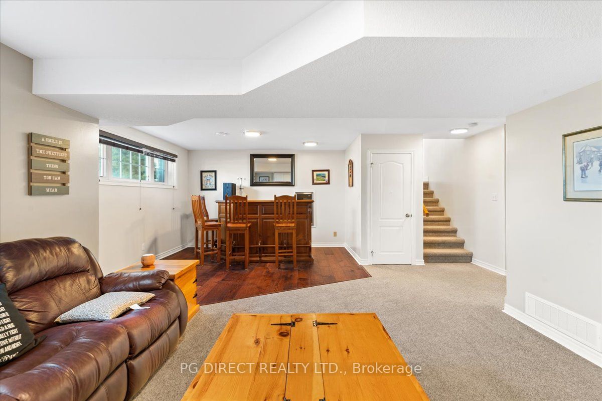 10 Christopher Court