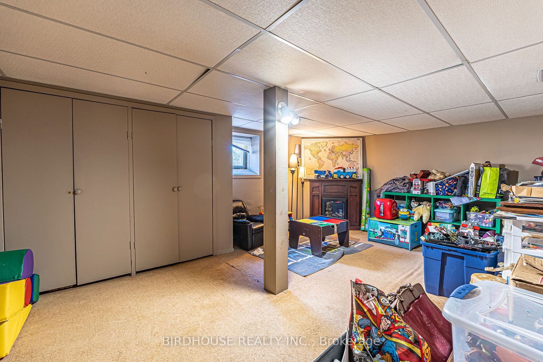 157 William Street N